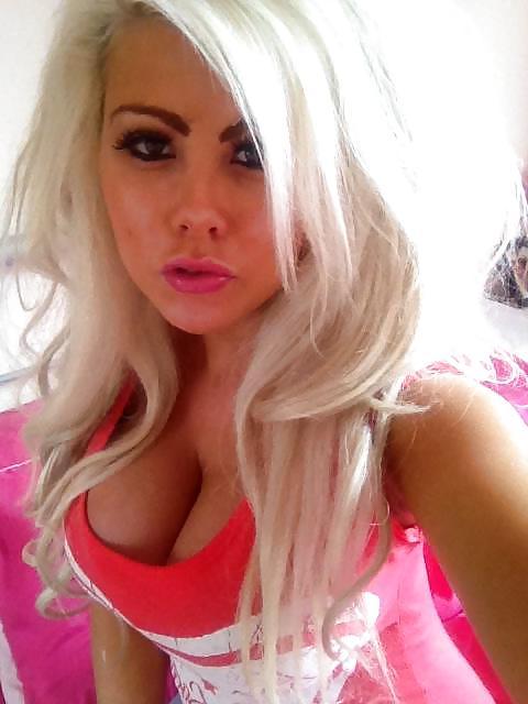 25P Blonde bimbo