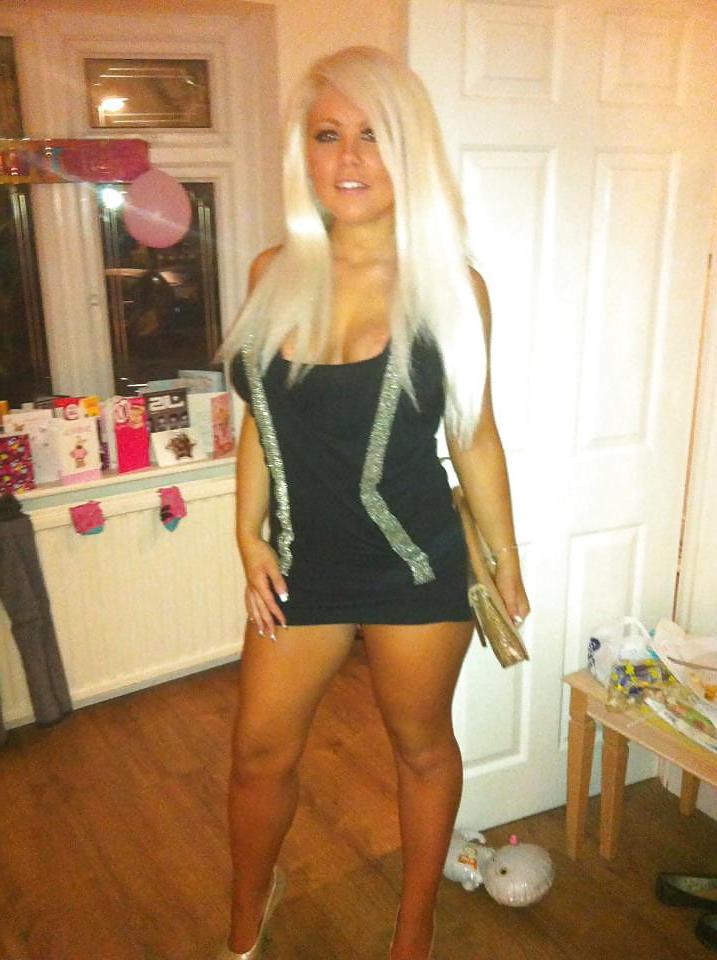 25P Blonde bimbo