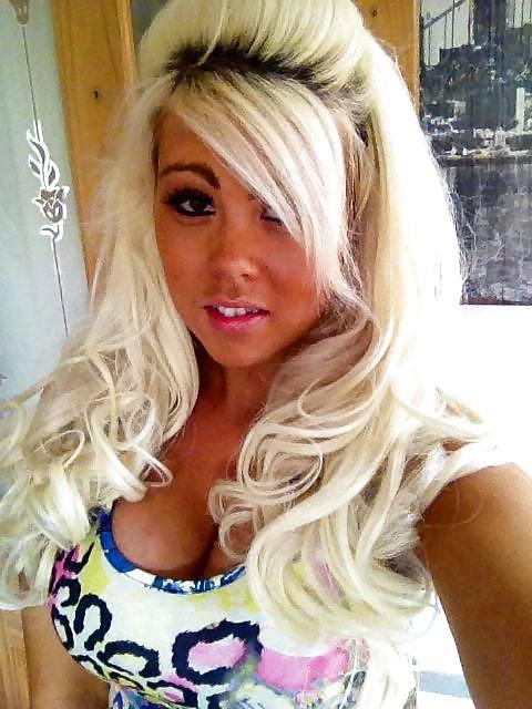 25P Blonde bimbo