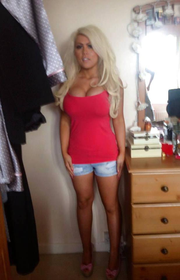 25P Blonde bimbo
