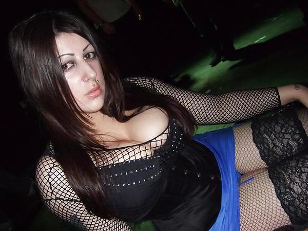 25P Ugly big tit milf bimbo