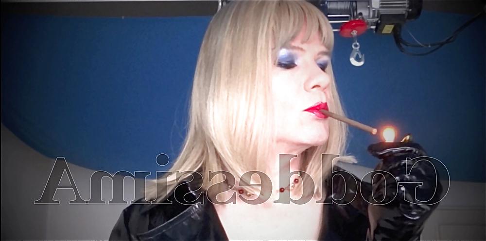 21P GODDESSIMA, SMOKING MISTRESS