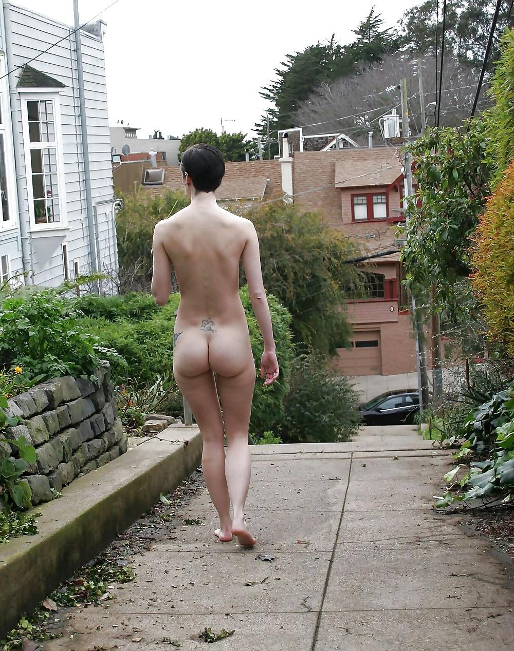 25P Public Nude Girls 10