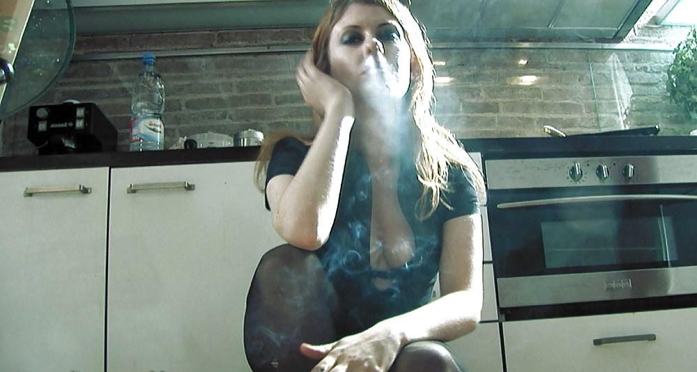 25P Glamour Smoking: Venus