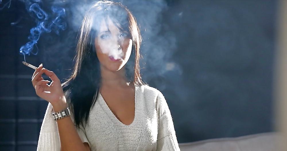 25P Glamour Smoking: Shelia