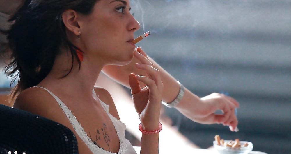 25P Glamour Smoking: Saray