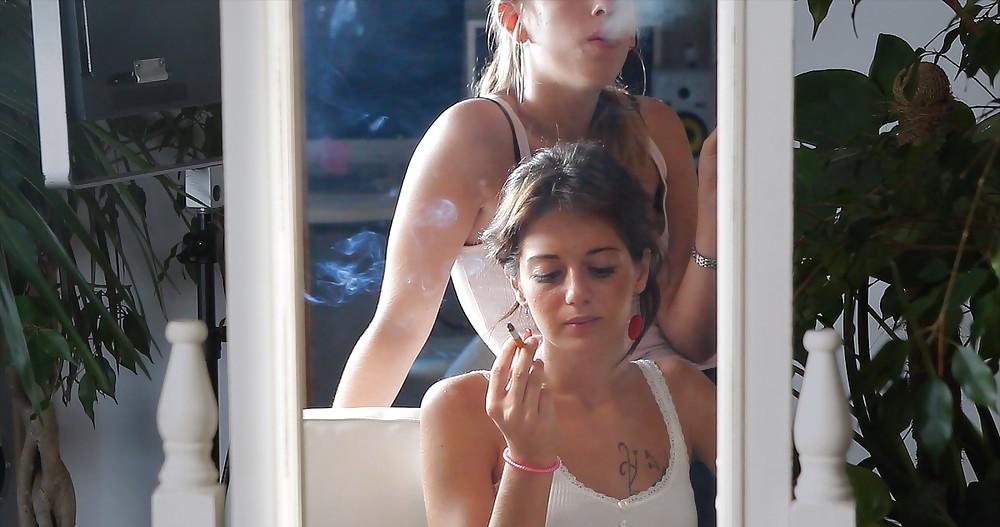 25P Glamour Smoking: Saray