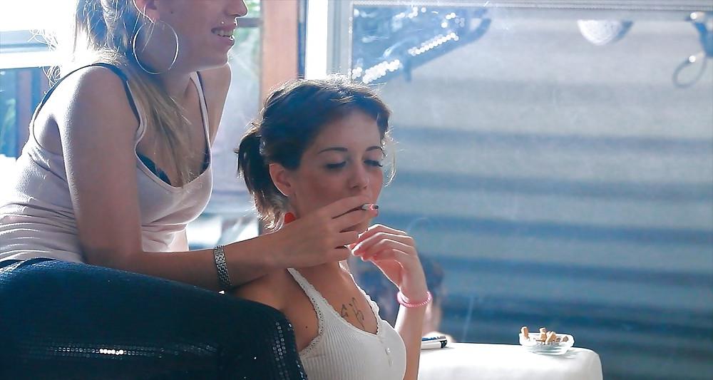 25P Glamour Smoking: Saray