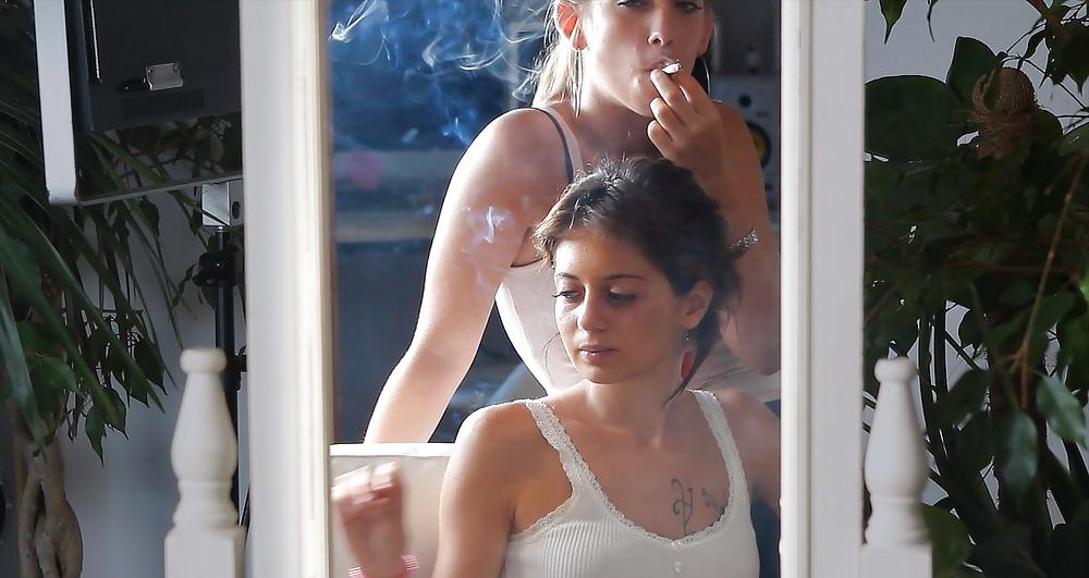 25P Glamour Smoking: Saray