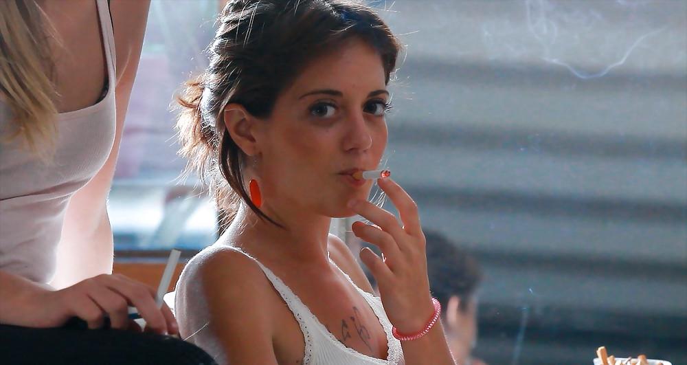 25P Glamour Smoking: Saray
