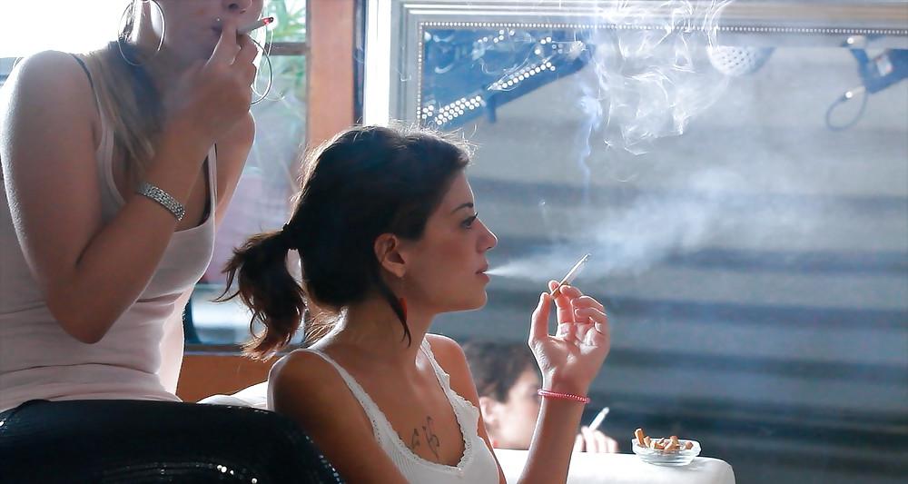 25P Glamour Smoking: Saray