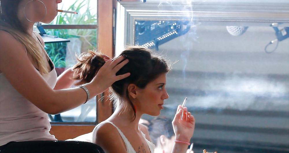 25P Glamour Smoking: Saray