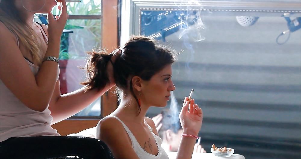 25P Glamour Smoking: Saray