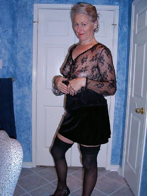 20P Grey Haired Mature Ladies