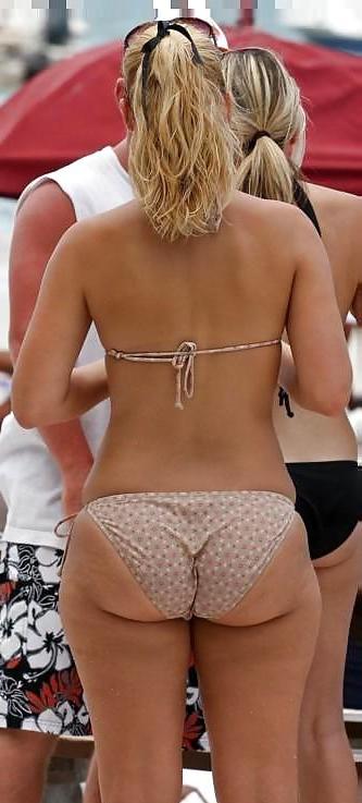 25P BIG Round & FAT Asses Outdoors! #1