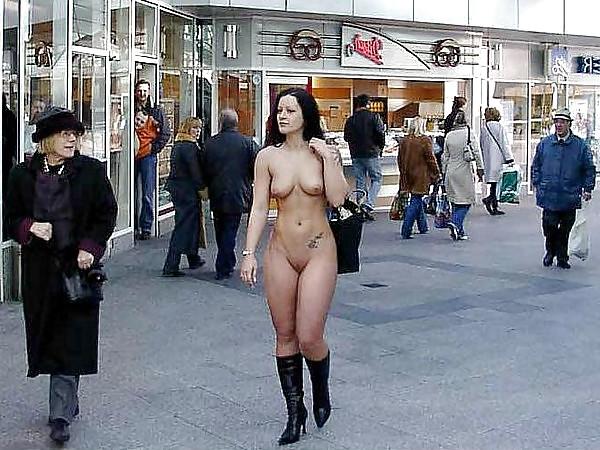 25P Public Nudity 3