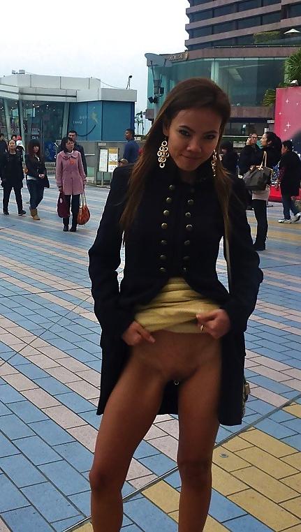 25P Public Nudity 3