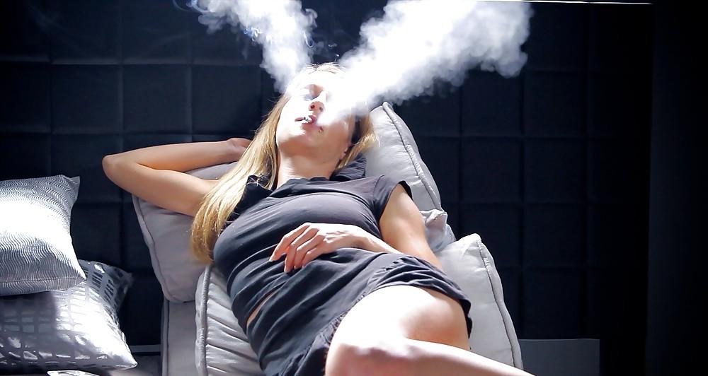 25P Glamour Smoking: Franchezca
