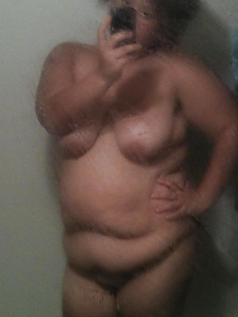 5P Fat girl Mikey selfpics