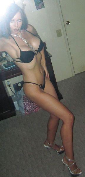 9P Sexy bimbo cougar