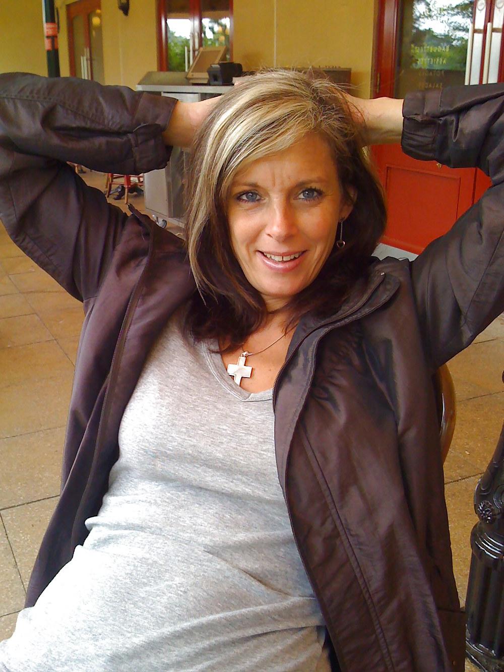 25P Bisexual UK Mature Wife