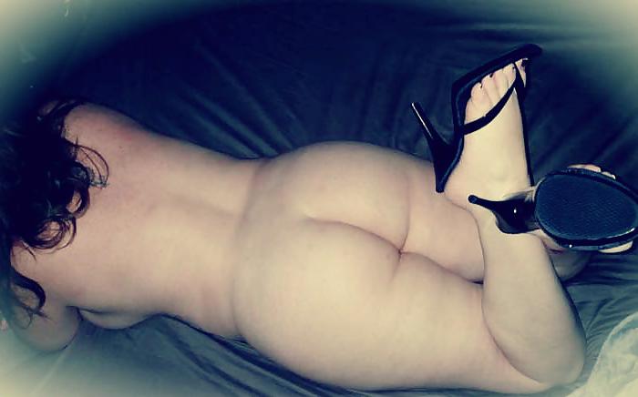 19P Love women in thong heels