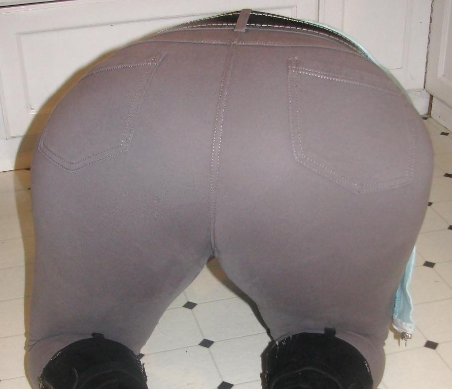 6P Sexy MILFY ass in jeans