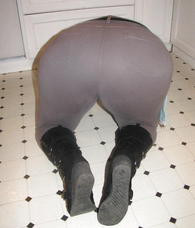6P Sexy MILFY ass in jeans