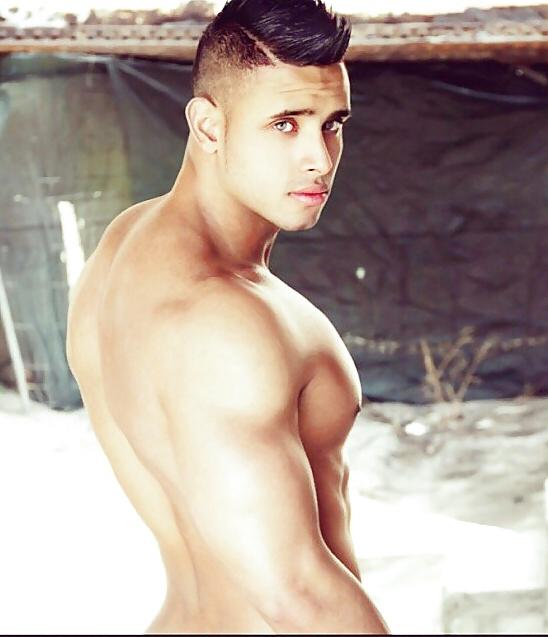 25P Hot Arabian Males