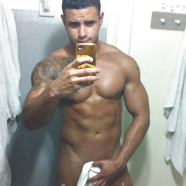 25P Hot Arabian Males