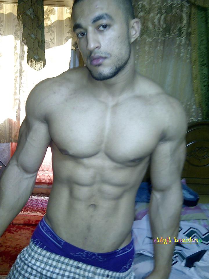 25P Hot Arabian Males