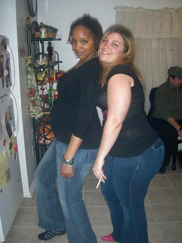 15P Curvy Latin Babe