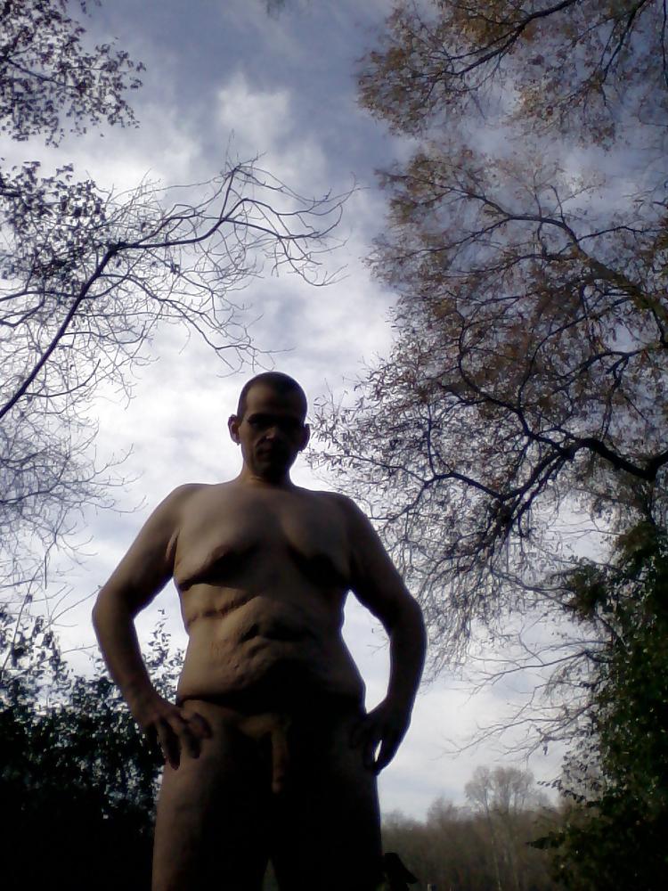 9P Chub Naked In The Woods