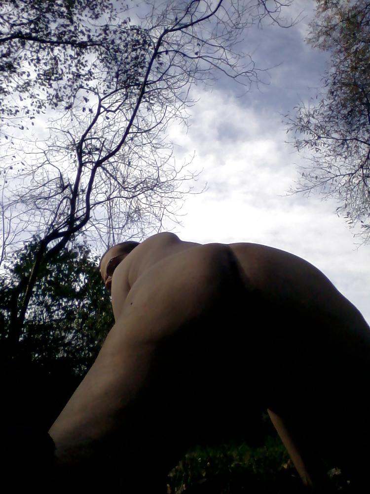 9P Chub Naked In The Woods