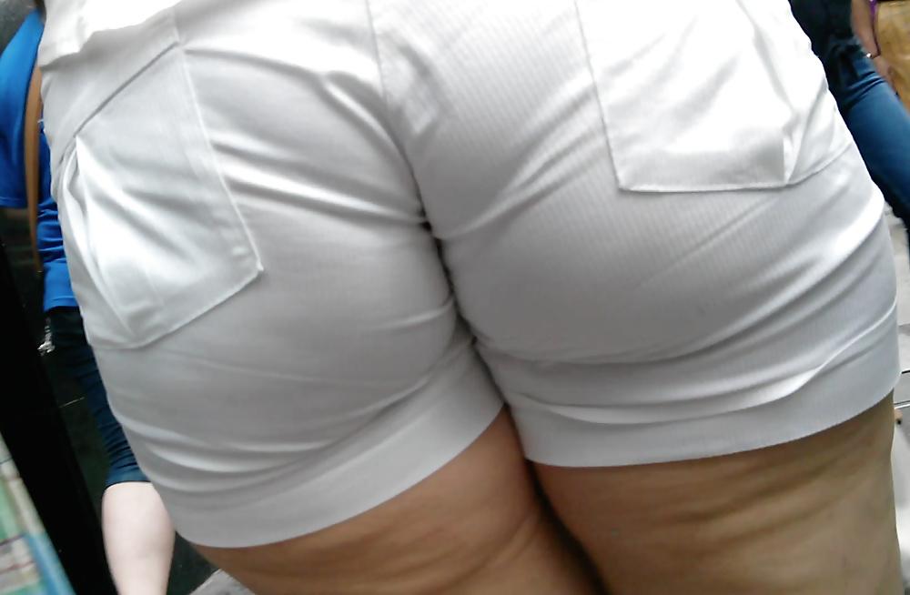 13P Mature Brazilian MILF HUGE deep Camel Toe & Phat Ass VPL