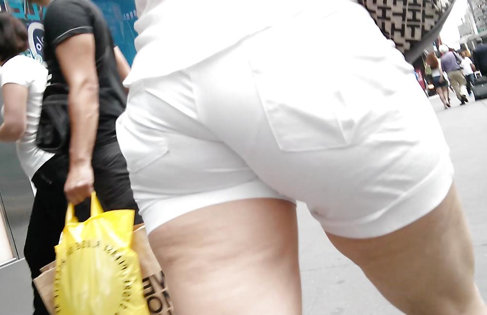 13P Mature Brazilian MILF HUGE deep Camel Toe & Phat Ass VPL