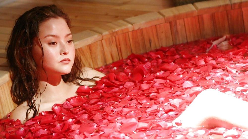 20P Gorgeous girls bathing (2)