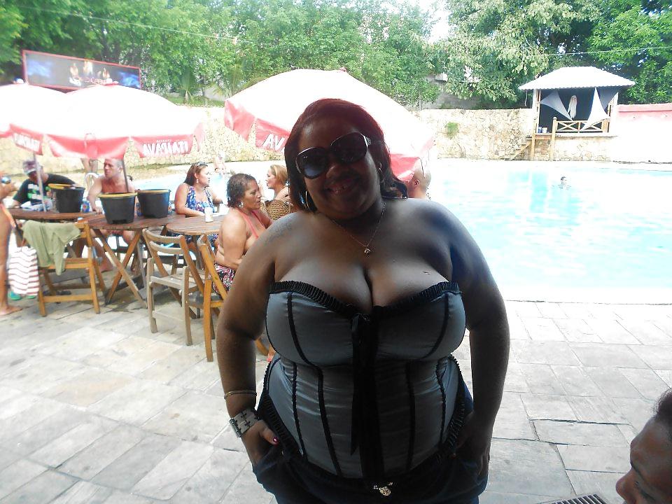 25P Busty Thick FB Friends