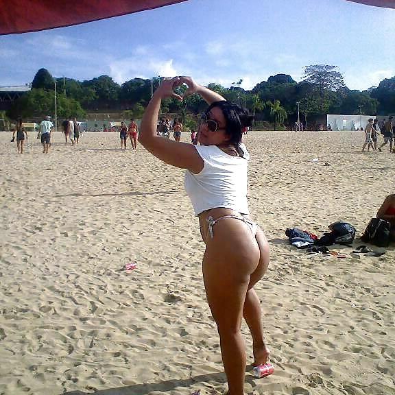 25P Busty Thick FB Friends