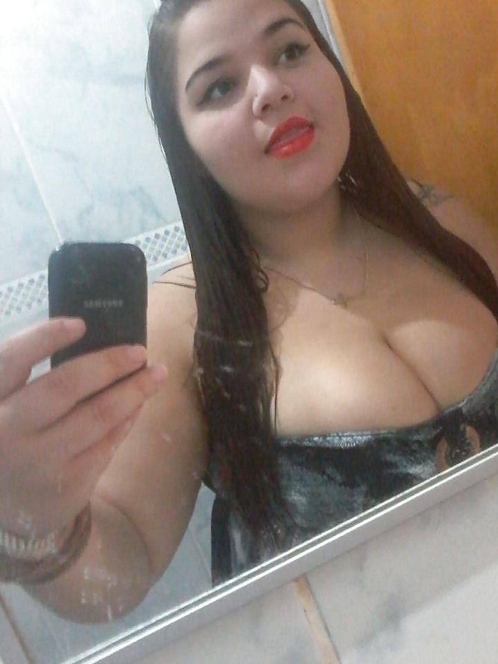 25P Busty Thick FB Friends