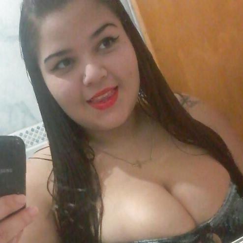 25P Busty Thick FB Friends