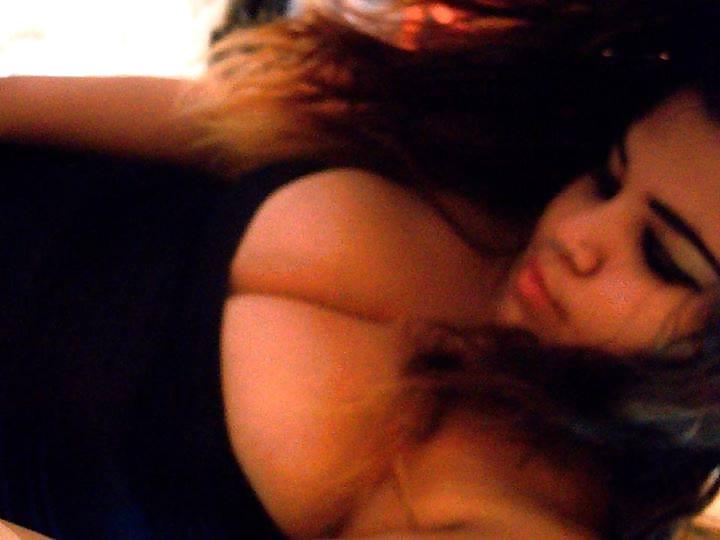 25P Busty Thick FB Friends
