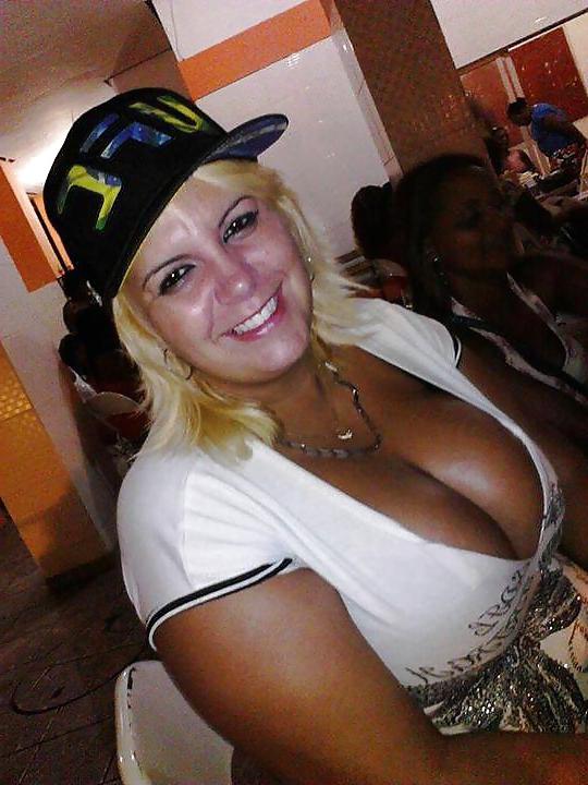 25P Busty Thick FB Friends 2