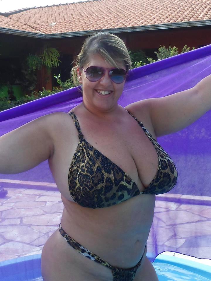 25P Busty Thick FB Friends 2