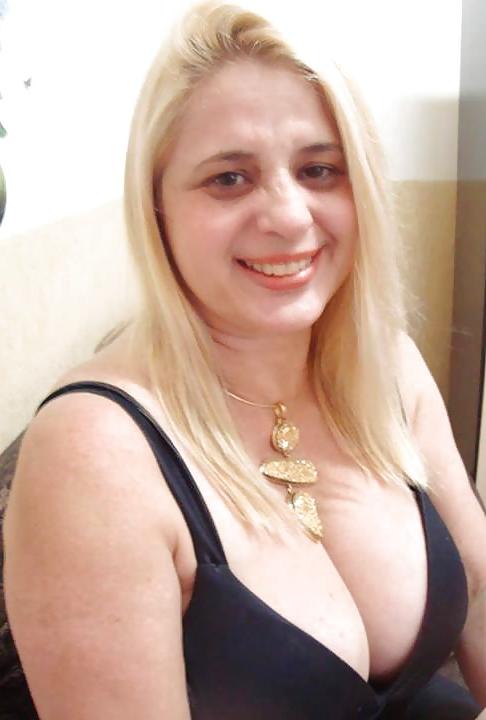 25P Busty Thick FB Friends 2
