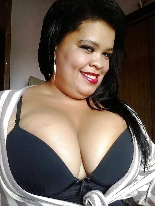 25P Busty Thick FB Friends 2