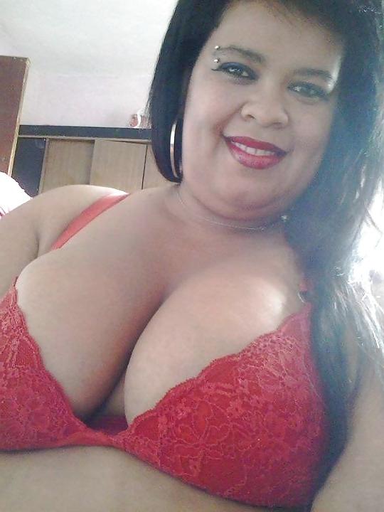 25P Busty Thick FB Friends 2