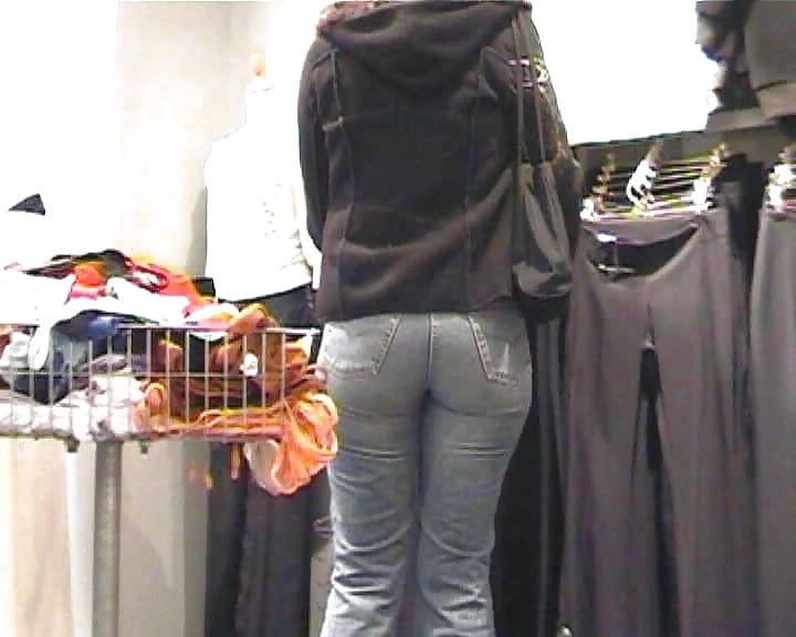 25P Tight jeans ass