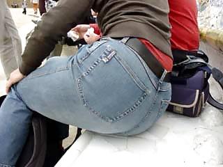 25P Tight jeans ass