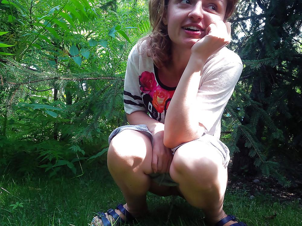 17P Petite Amateur Slut Outdoor Play!